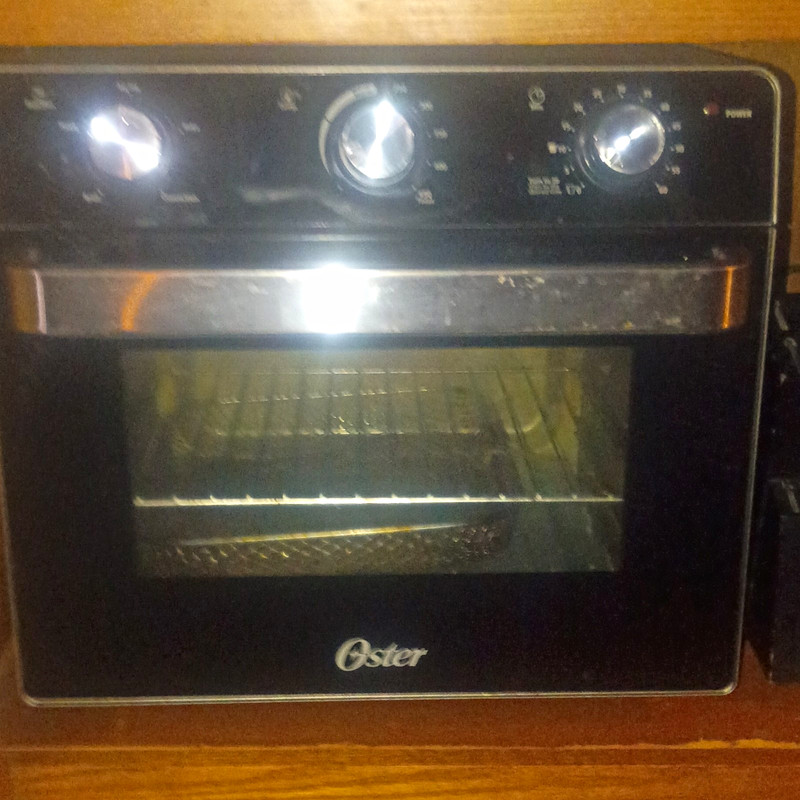 Oster Black Toaster Oven 1500W w/ Timer, Temp Control, Pan & Wire Rack