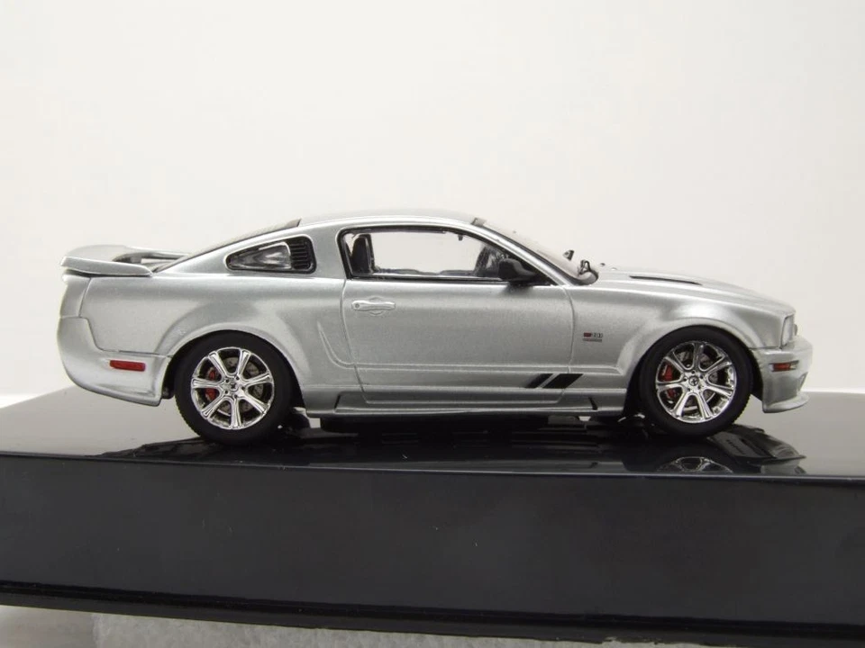 Ford Mustang Saleen S281 2005 grau metallic Modellauto 1:43 ixo models - Bild 4 von 4