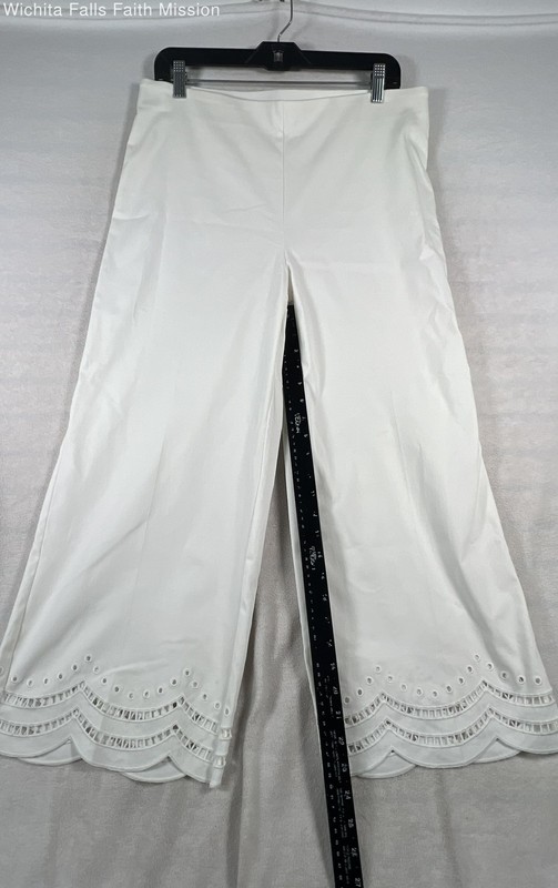 Chico's Women's White Wide Leg Scalloped Eyelet Hem Pants Sz 1.5 US 10