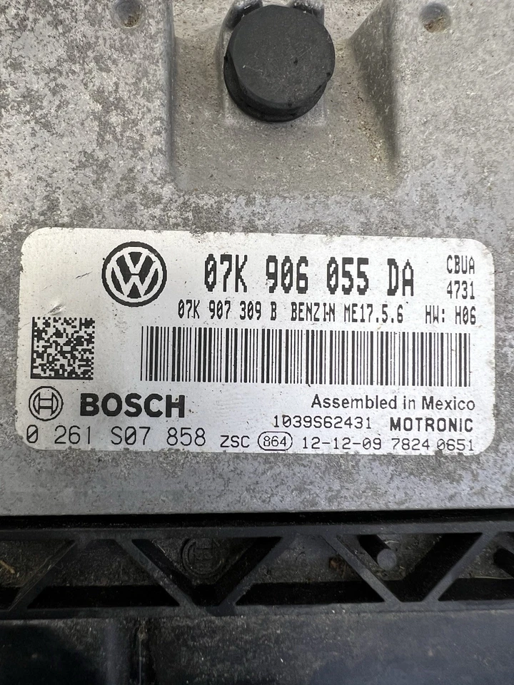 Volkswagen Golf 2013 módulo de computadora de motor de 2,5 L OEM. Foto 2 de 4