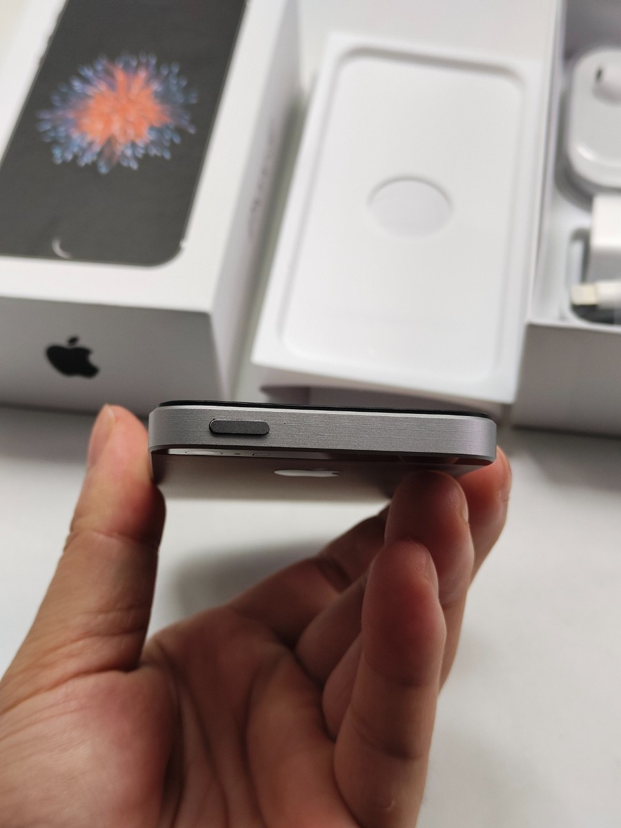 Apple iPhone SE 32GB (シルバー) 未開封 s-l1200.jpg