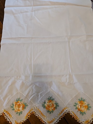 Vintage Pair Orange Roses Embroidered Floral Crochet Pillowcases White Cotton - Picture 4 of 7