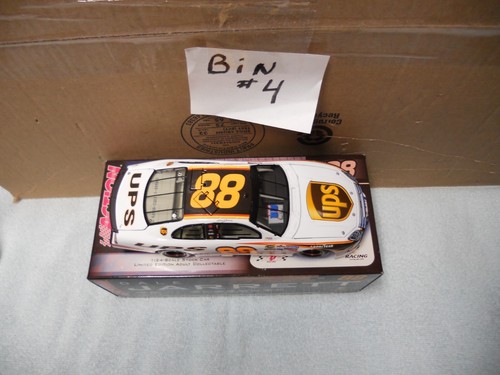 1/24 Action nascar 2006 Dale Jarrett #88 UPS Ford Fusion - Picture 3 of 4