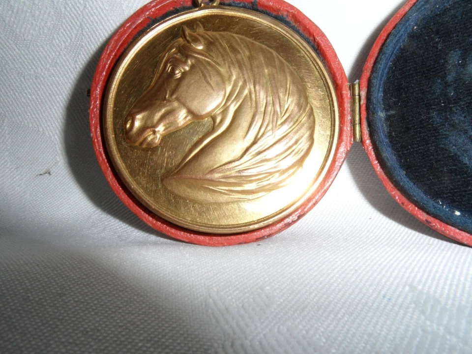 ANTIQUE GILT HIPPODROME MEDAL IST POSITION 1881 - Image 3 of 4