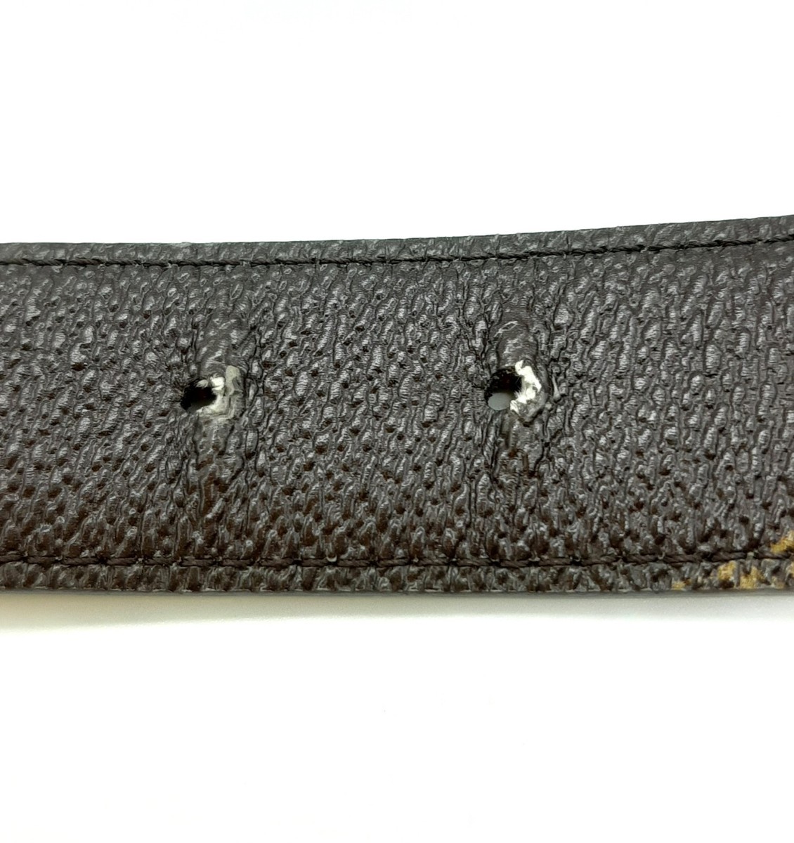 Louis Vuitton Belt M0149 LV Iconic 30mm Reversible Belt Louis Vuitton Belt M0149 LV Iconic 30mm Reversible Belt