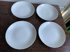Lot 4 Assiettes Creuses Blanche Limoges Porcelaine BL Effet Fleur Vintage Deco