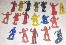 Vintage Marx Plastic Pirates Other Soldier Figures in Various Colors Lot of 18