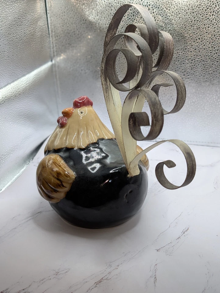 Gallina/Gallo/Pollo de Cerámica con Cola de Metal - Diseño Rústico Brillante Foto 2 de 3