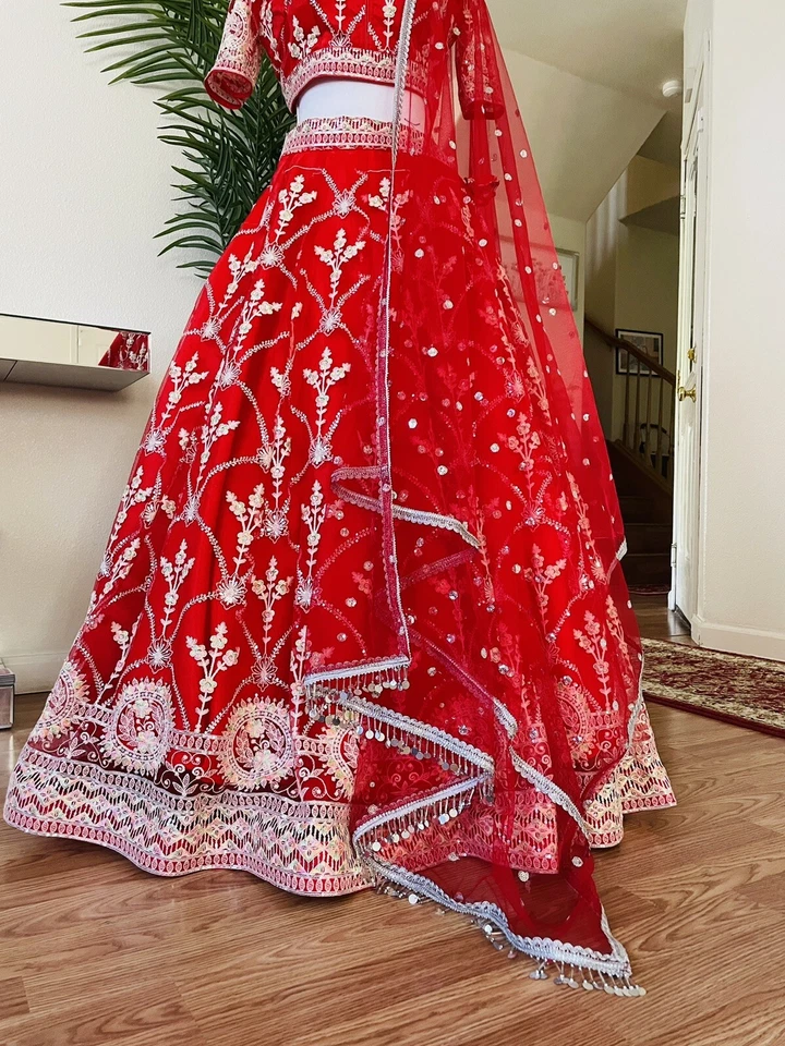 Lehenga Choli cosido rojo) Foto 3 de 4