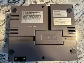 Nintendo Classic NES-001 Video Game Console with Controllers Star Master Zapper