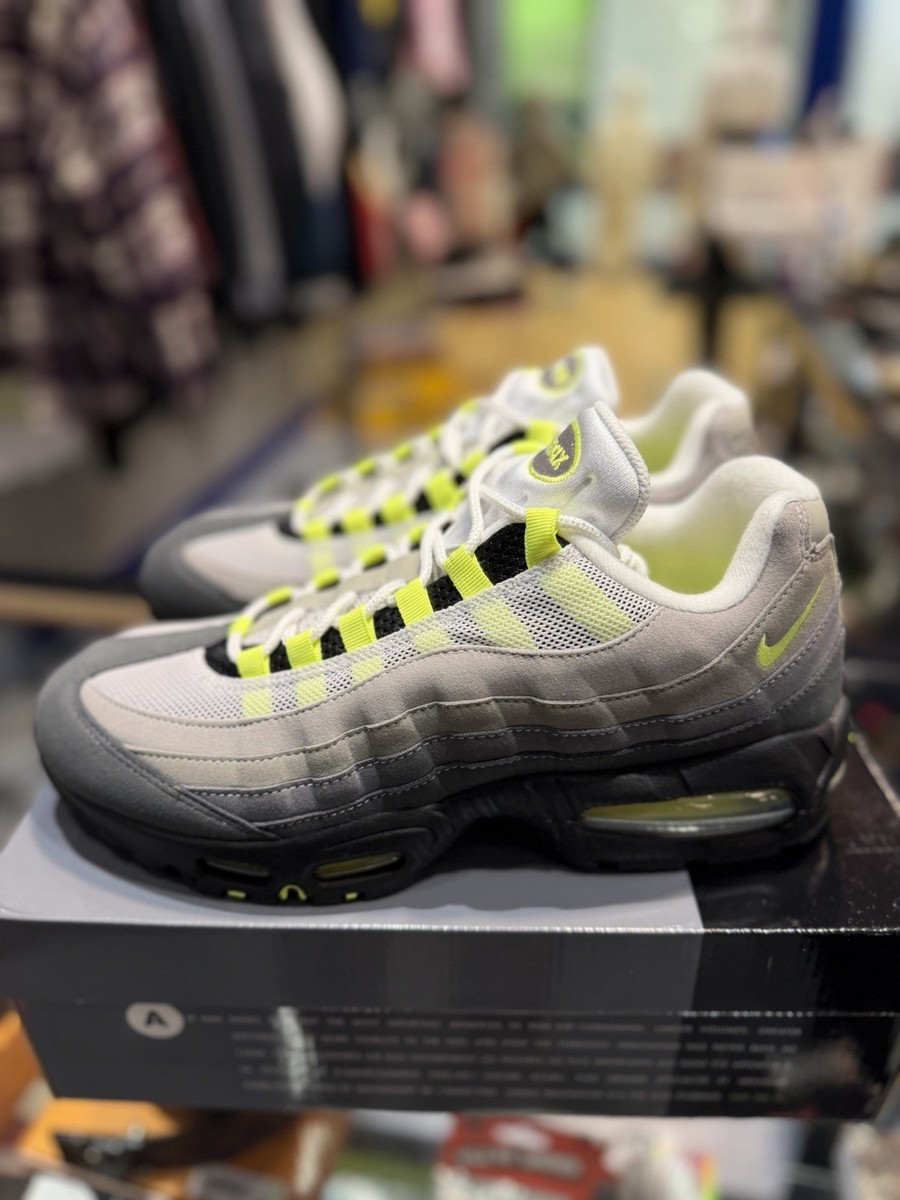 Size 10.5 - Nike Air Max 95 OG 2025/2026 Neon (HM4740 001) Authentic — product photo 10 of 11