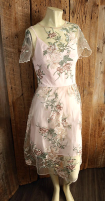 Chi Chi London Pale Pink Mesh Overlay Floral Pattern Dress Uk Size 8