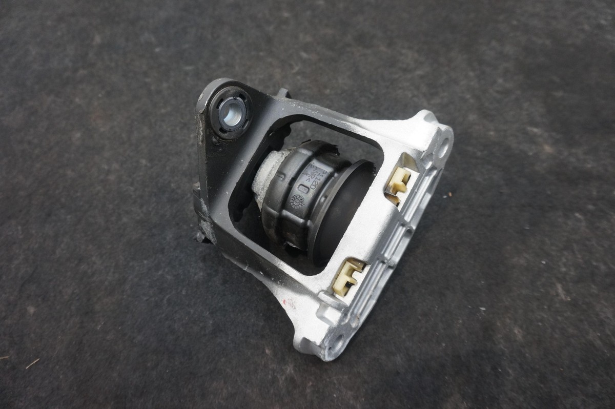 Front Right Side Engine Mount Support Bracket OEM 32298661 Volvo