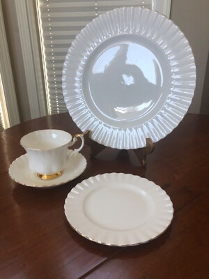 ROYAL ALBERT, BONE CHINA ''VAL D'OR'' WHITE WITH GOLD TRIM 4pc