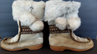 Dunham's Eskipades Boots Size 7 Vintage Embroidered Snow Boots Fur