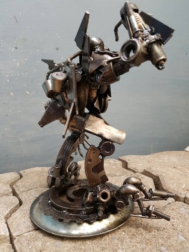 Transformer Starscream Iron Scrap Artwork Sculpture Model Handmade Paperweight - Picture 10 of 12