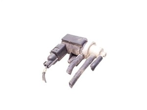 Volkswagen Bora 2002 Diesel 74kW Turbolader Druckwandler Magnetventil 1J0906627B