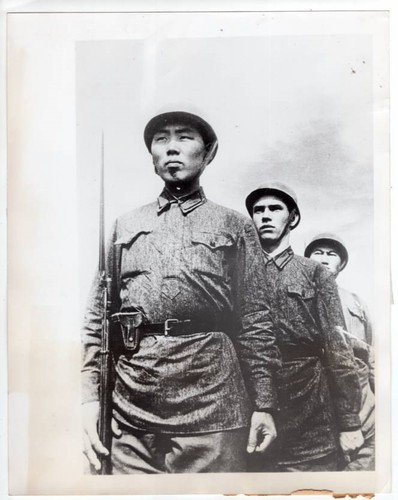 1945 Russian Soldiers 7x9 Original Press Photo