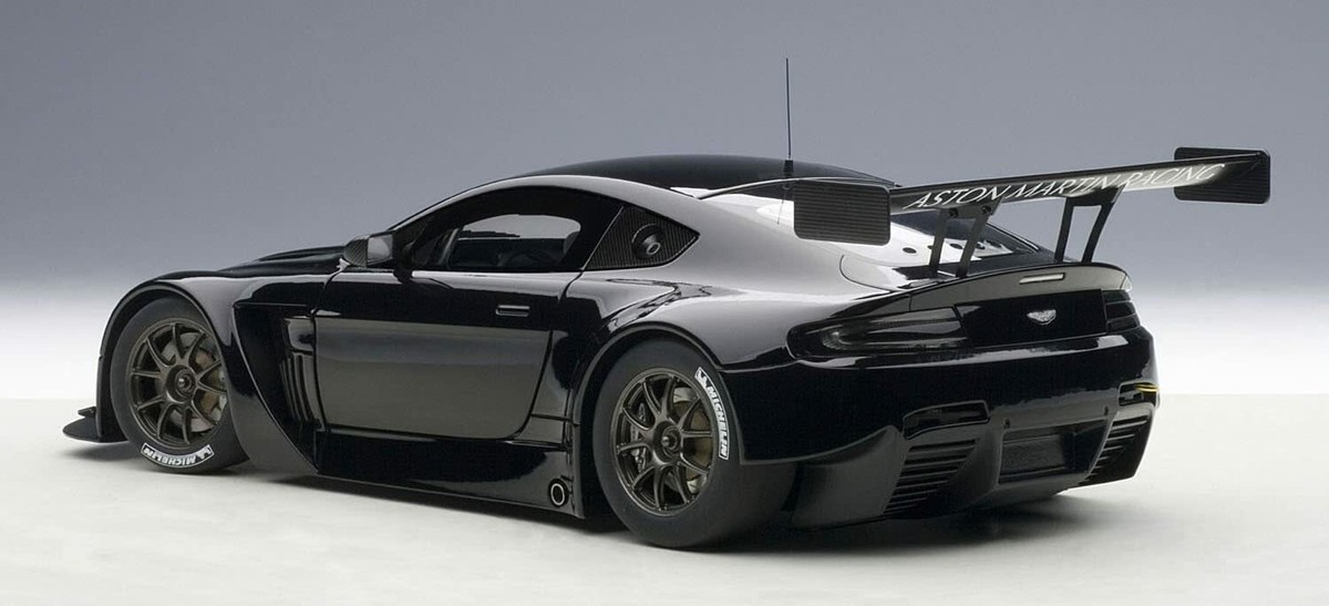 Finished product AUTOart 1/18 Aston Martin V12 Vantage GT3 Black
