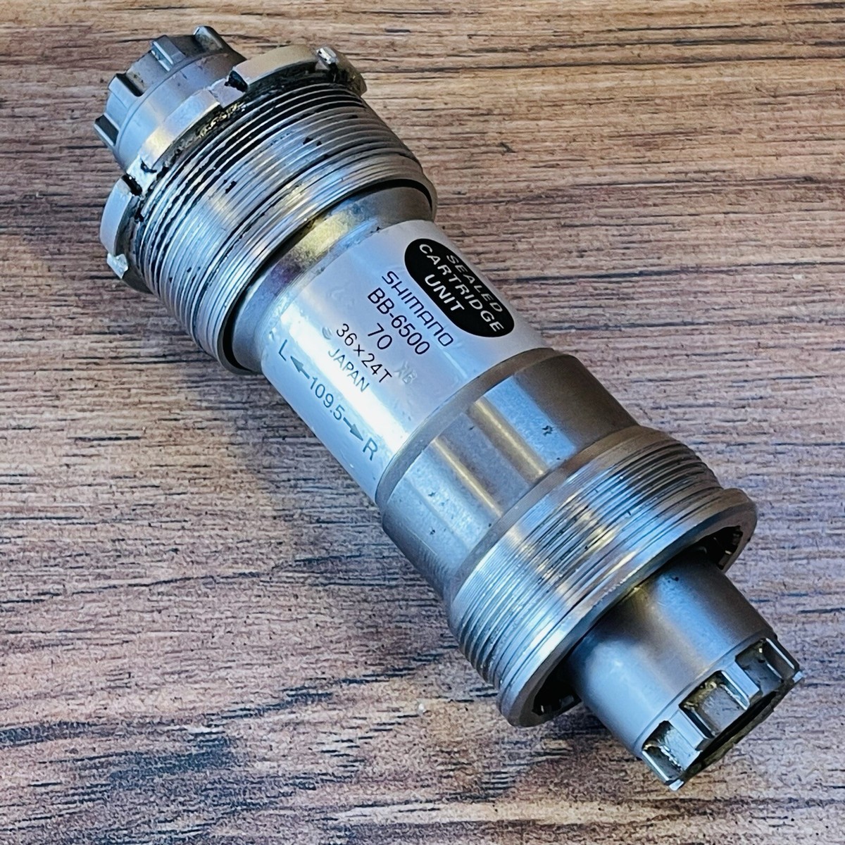 SHIMANO ULTEGRA BB-6500 ボトムブラケット 68mm Shimano Ultegra BB-6500 Octalink Bottom Bracket 68mm 109.5