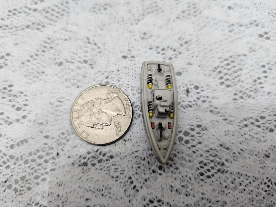 Micro Machines военный патрульный катер корабль #119 белый серый красный - Изображение 4 из 4