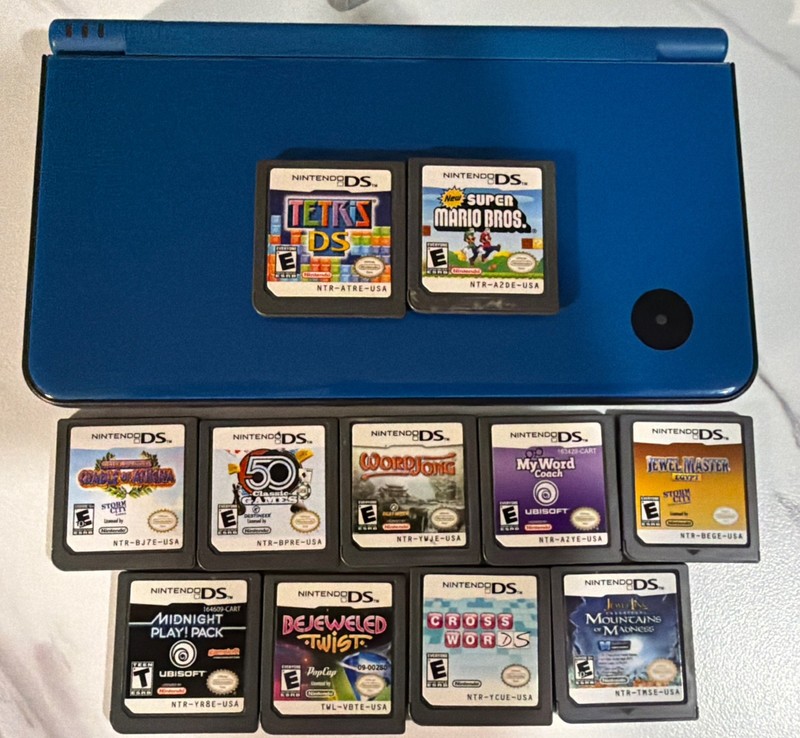 Nintendo DSI XL Midnight Blue Handheld Game Console with 11 games, case &charger