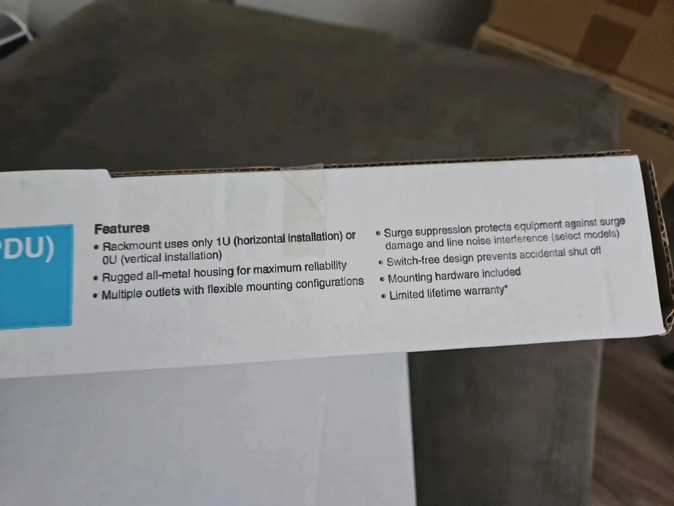 Tripp Lite PDUH30HV19 power distribution unit (PDU) four C-19 AC outlets, Black - Image 4 of 4