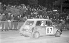 Paddy Hopkirk Ron Crellin Mini Cooper S 1968 Rally Car Old Photo 7