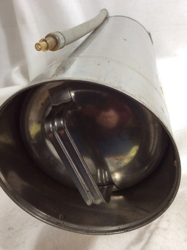 General model ss- Fire Extinguisher/ Stainless Steel 2.5 gallon Vintage 24" tall - Picture 4 of 4