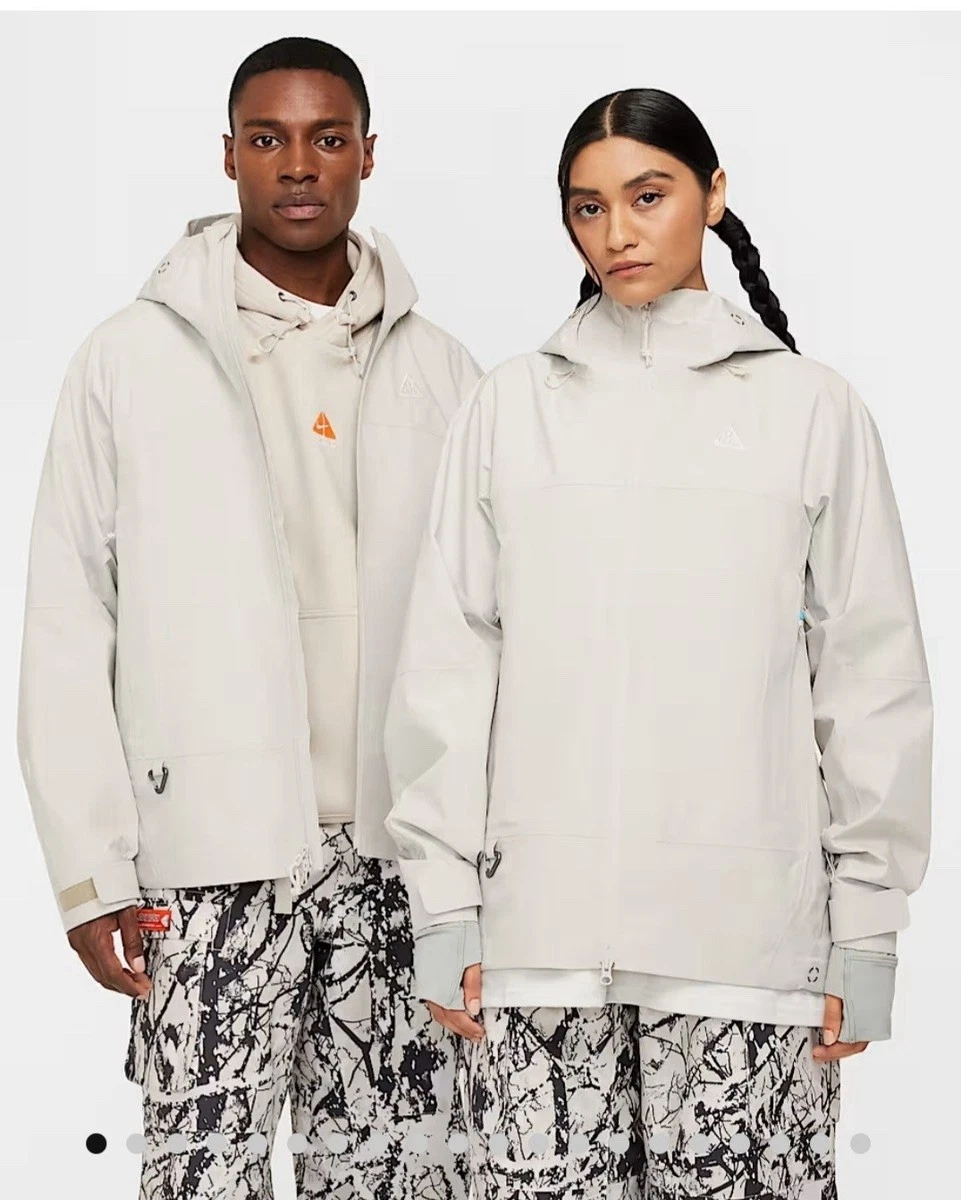 Nike ACG Misery Ridge Jacket Gore-Tex Storm- Fit ADV Adult Unisex L FV8641-104
Opens in a new window