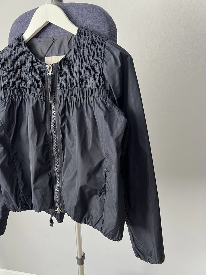 Jaqueta Moncler feminina azul marinho leve corta-vento náilon tamanho 0 XS/S - Imagem 4 de 4