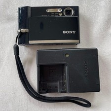 Sony Cyber-shot DSC-T30 Compact Camera with Carl Zeiss Lens and Accessories