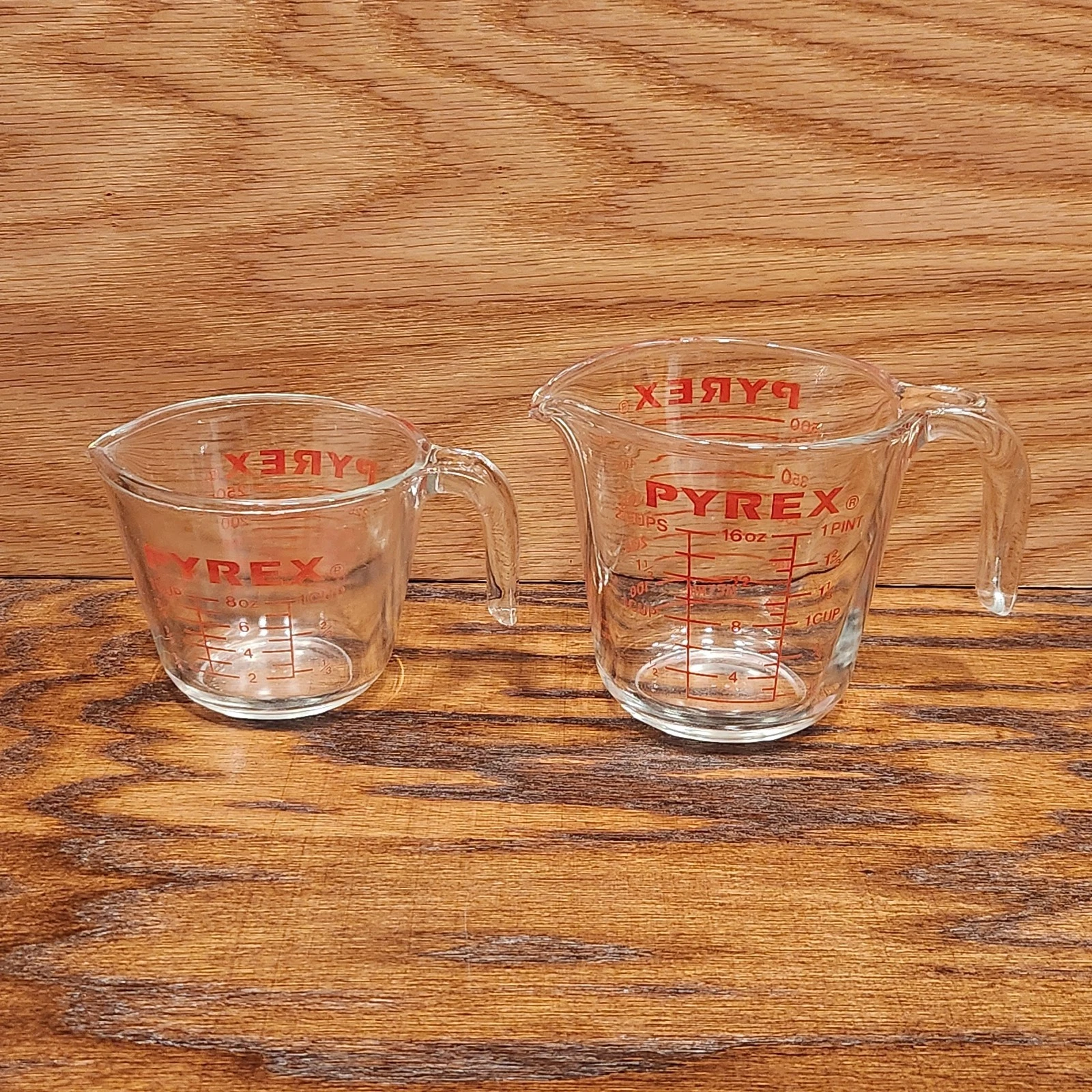 Vintage PYREX 2 Cups 516 & 1 Cup 508 Glass Measuring Red Lettering Open Handle
