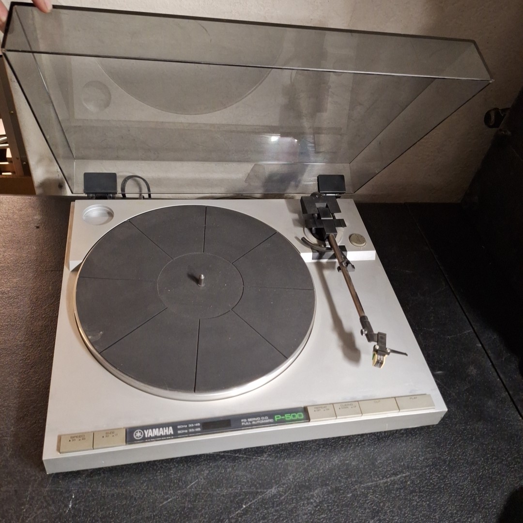 Defective Yamaha P-500 Full-Automatic Turntable - With Needle It