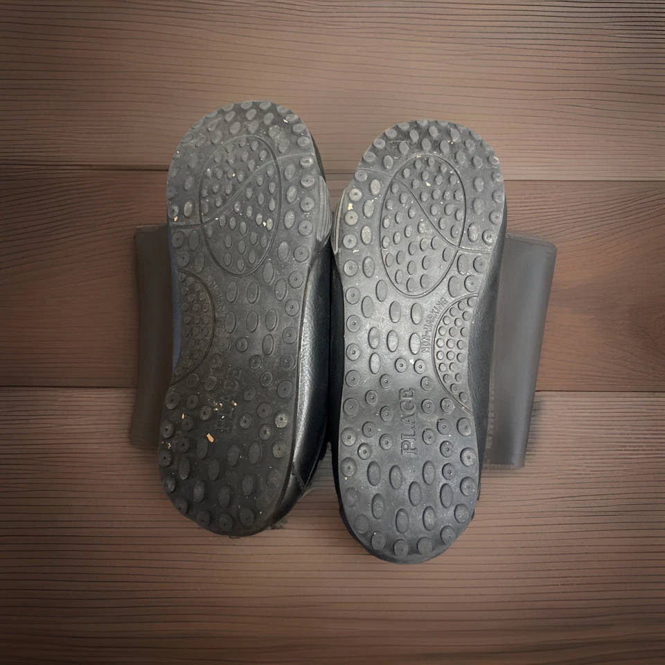 Place Boys Youth size 5M Black Faux Leather Cushion Slip On Comfort Loafers - Image 4 of 4