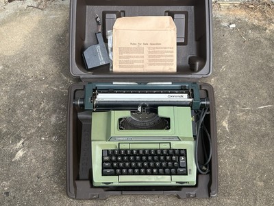 Vintage Smith Corona Coronet XL Blue Retro Electric Typewriter Aged Seafoam