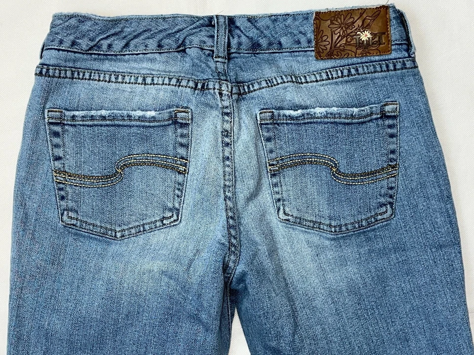 Bermudas TILT para mujer con puños azules Jean Laguna talla 5 entrepierna 10 pulgadas Foto 4 de 4