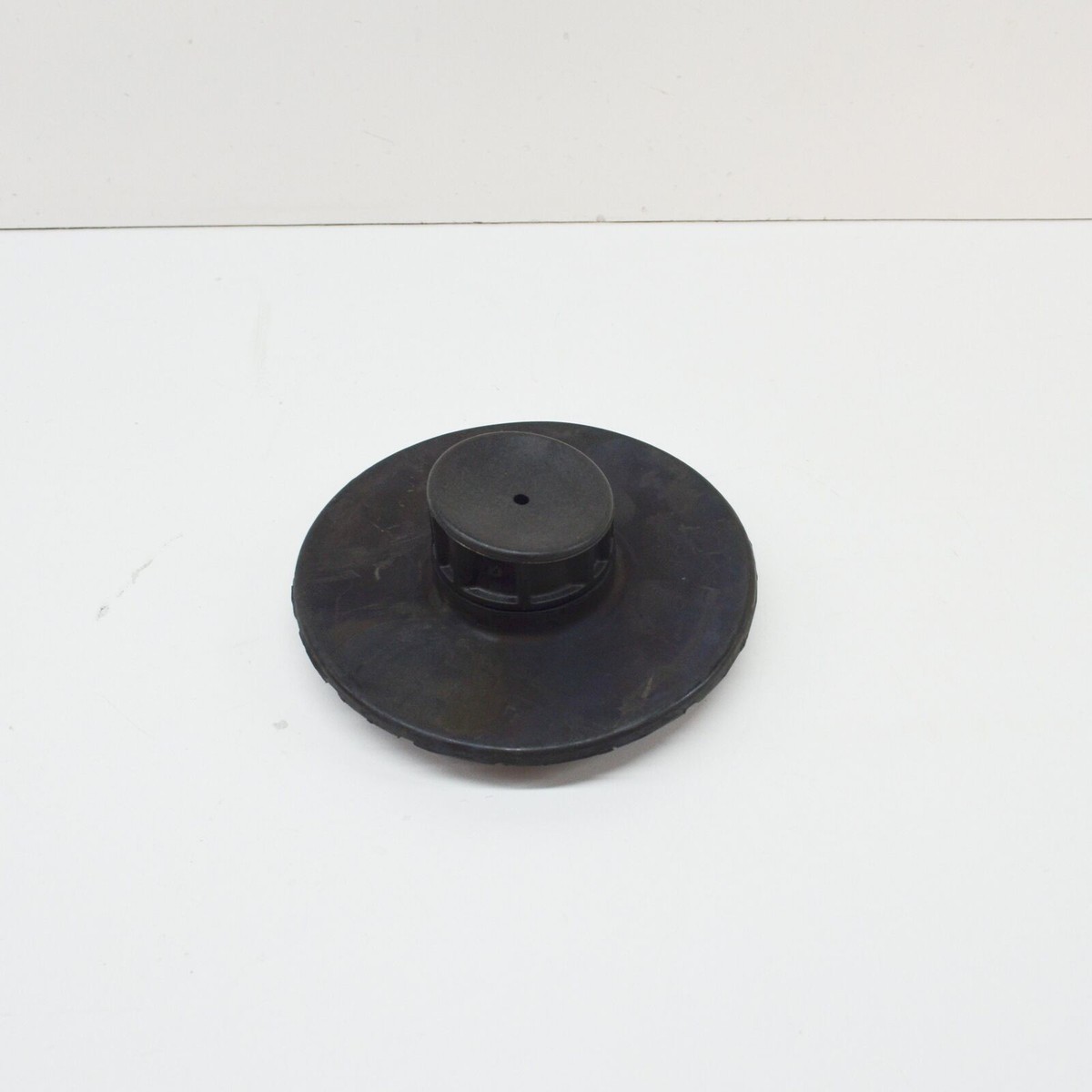 NEW MERCEDES-BENZ VITO W639 REAR LEFT SPRING SHIM A6393240384