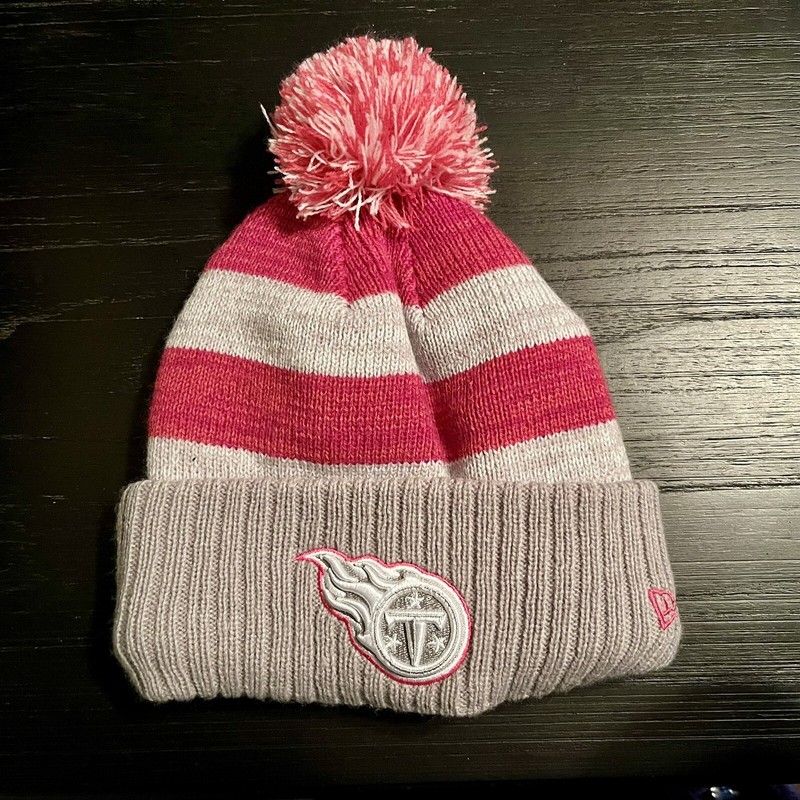 Women's Tennessee Titans NFL New Era Cuffed Knit Hat Pom Beanie Pink, Worn Once