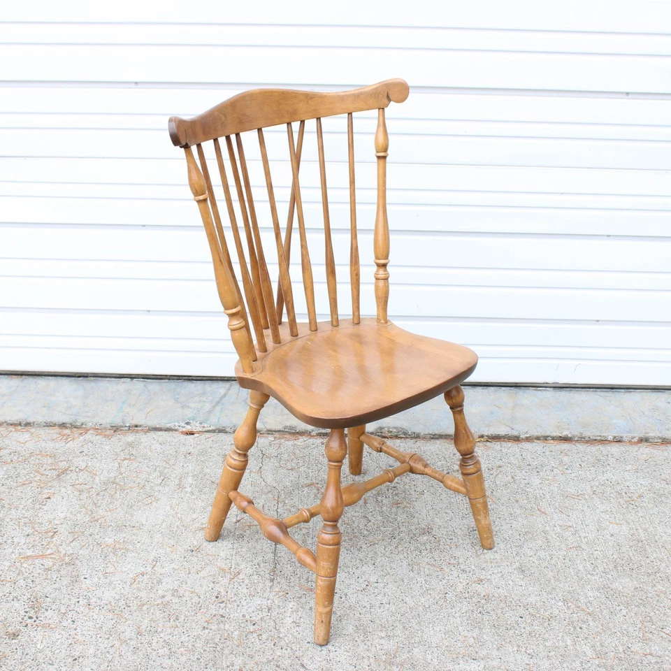 Lote de 2 sillas de comedor Windsor coloniales vintage S Bent & Bros de arce macizo Foto 4 de 4