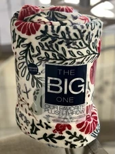 Kohls The Big One Holiday Plush Throw Oversized 5ft x 6ft Red Green Deer & Holly