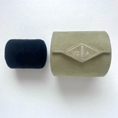 Van Cleef&Arpels Wristwatch Case Box Jewelry Suede logo green snapbutton unisex