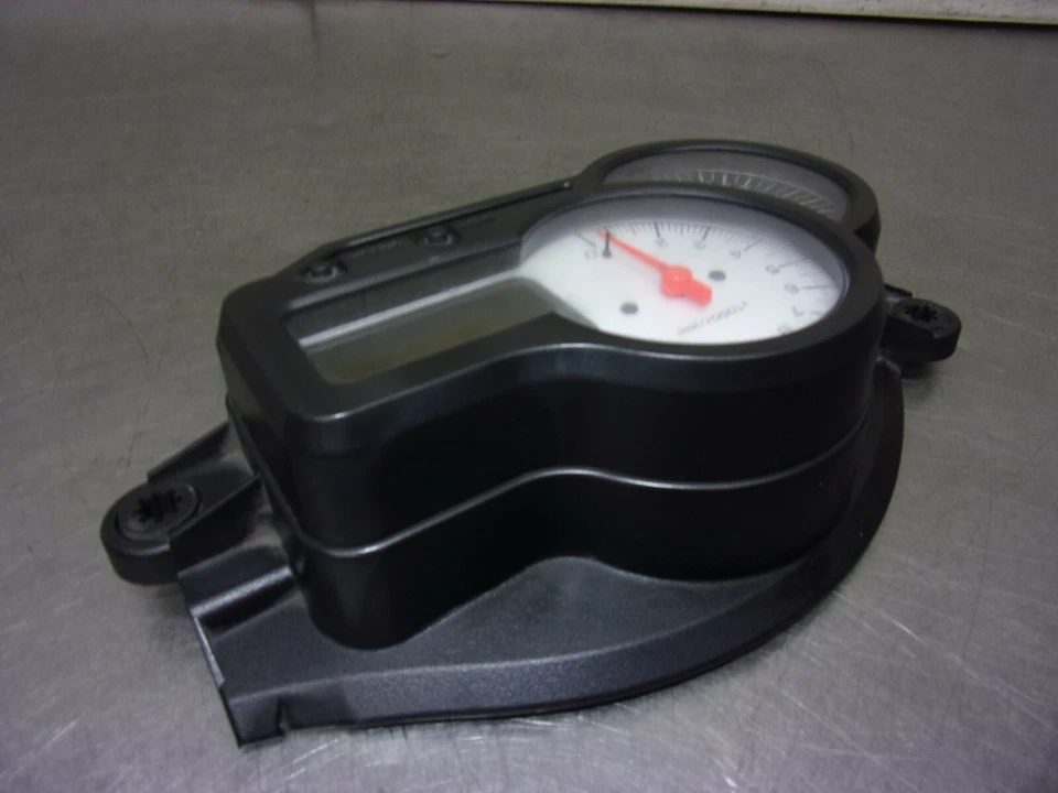 VELOCÔMETRO MEDIDOR FABRICANTE DE EQUIPAMENTO ORIGINAL 521 A HONDA SUPERHAWK VTR 1000F 2003 - Imagem 3 de 4