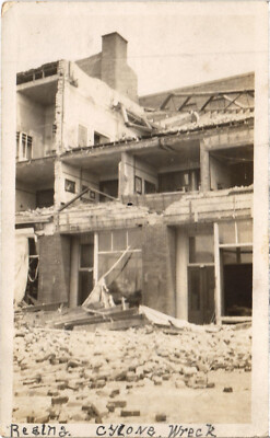 PC CANADA, SASKATOON, CYCLONE WRECK, Vintage REAL PHOTO Postcard (b45721)