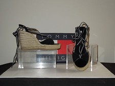 Tommy Hilfiger Bobbie Alpargata Cuña Tela Negra con Corbatas al Tobillo 6.5M