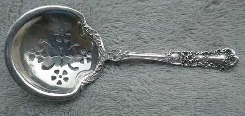 Gorham BUTTERCUP Sterling Pierced Candy/Nut/Bonbon Spoon Old Mark No Mono 20g