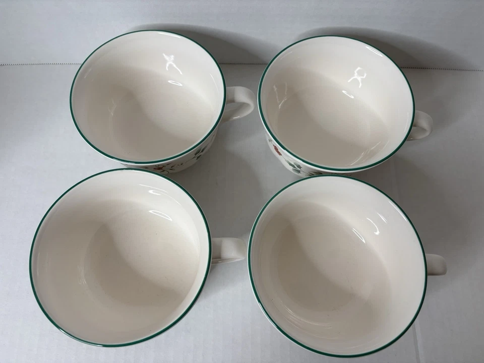 Caneca de sopa Pfaltzgraff Winterberry conjunto de 4 xícaras de Natal - Imagem 2 de 4
