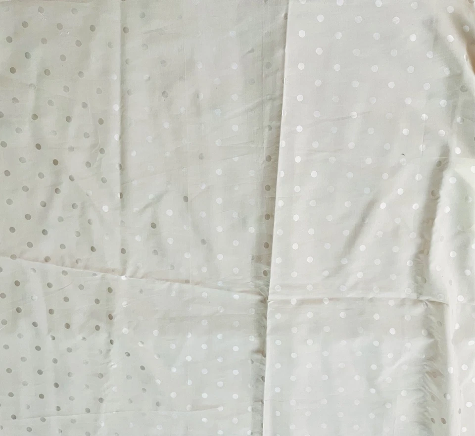 By yard, Beautiful vintage silk damask from China - Image 3 of 4