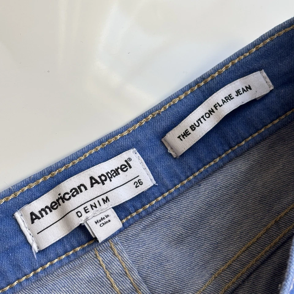 Pantalones de mezclilla Y2K American Apparel cintura alta campana parte inferior botón acampanado azul para mujer 26 Foto 3 de 4