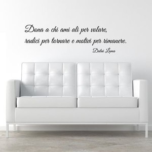 Wall Sticker Frase Dona A Chi Ami Ali Per Volare Dalai Lama Citazioni Aforismi Ebay